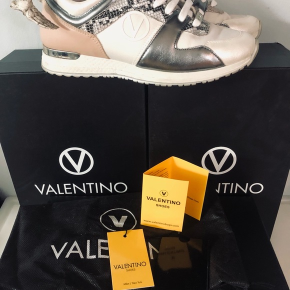 Valentino Women's Sneakers Worn Once! Size 8 🔥LIKE NEW 🔥HOST PIC 🔥🔥 - Picture 2 of 12